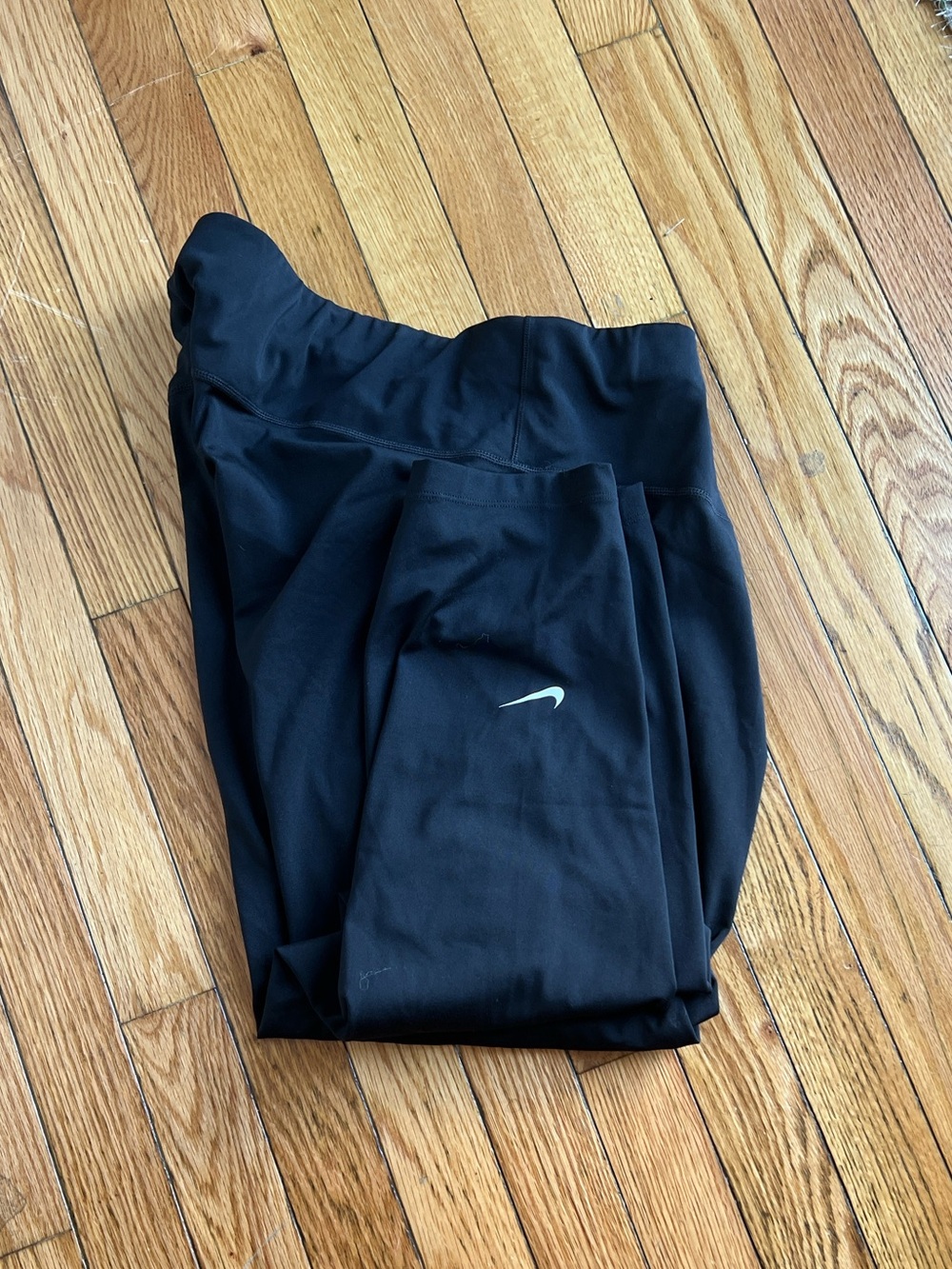 Nike Black Women’s Training Leggings with Swoosh